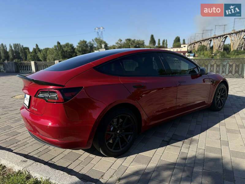 Седан Tesla Model 3 2018 в Дніпрі
