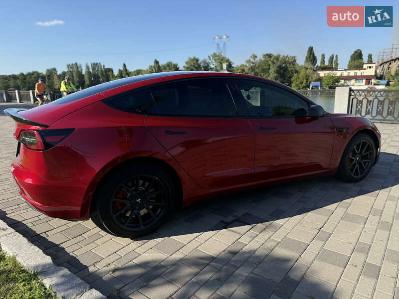 Седан Tesla Model 3 2018 в Дніпрі