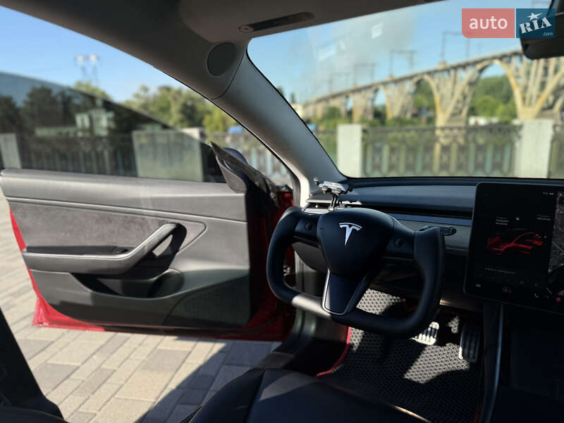 Седан Tesla Model 3 2018 в Дніпрі