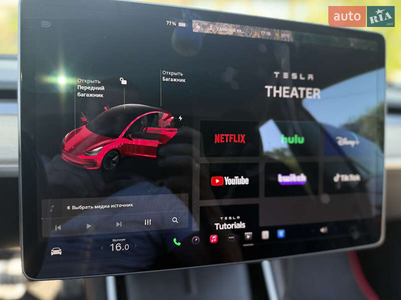 Седан Tesla Model 3 2018 в Дніпрі