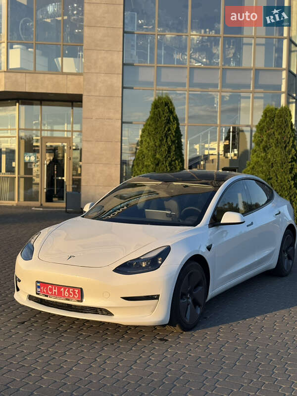 Седан Tesla Model 3 2023 в Хмельницком