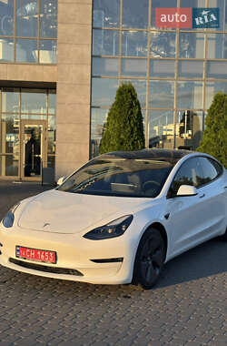 Седан Tesla Model 3 2023 в 