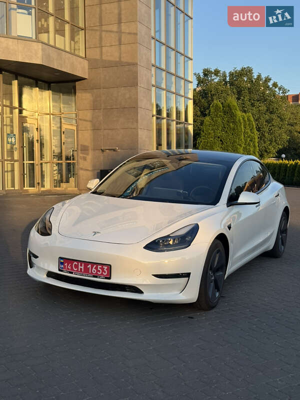 Седан Tesla Model 3 2023 в Хмельницком