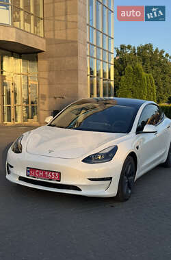 Седан Tesla Model 3 2023 в 