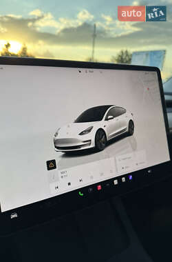 Седан Tesla Model 3 2023 в 