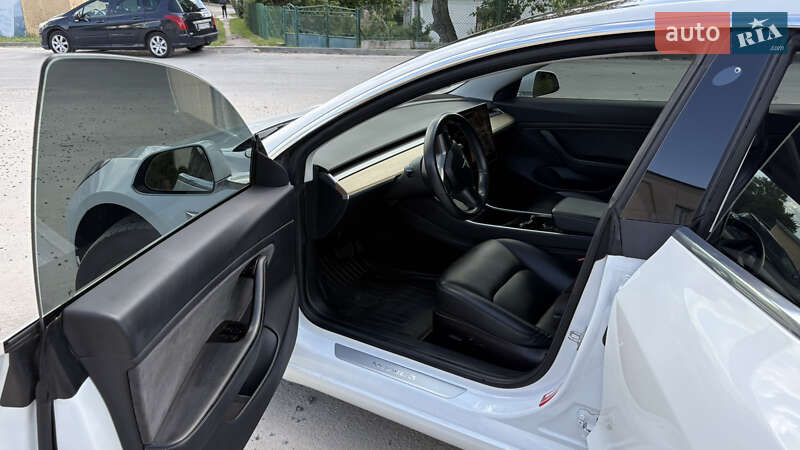 Седан Tesla Model 3 2018 в Львові фото 13 Седан Tesla Model 3 2018 в Львові