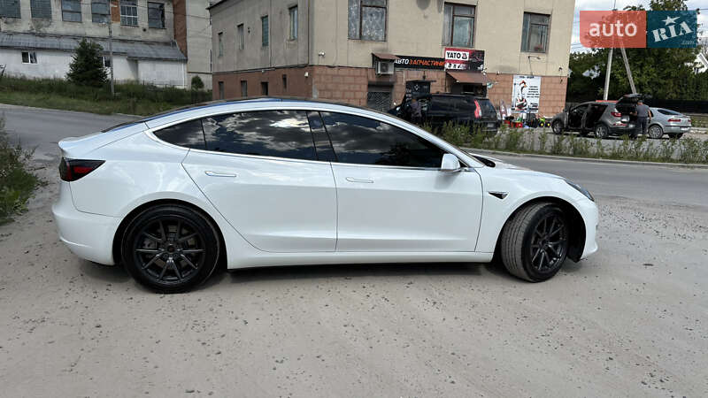 Седан Tesla Model 3 2018 в Львові фото 7 Седан Tesla Model 3 2018 в Львові