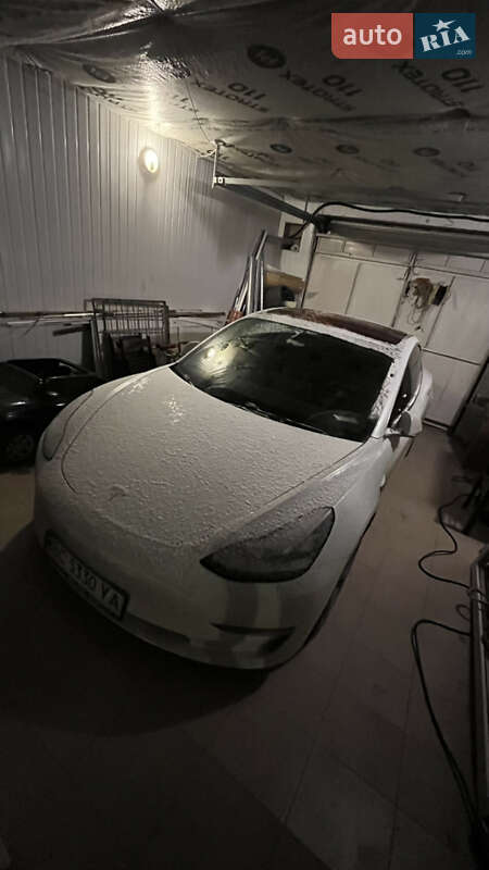 Седан Tesla Model 3 2018 в Львові фото 35 Седан Tesla Model 3 2018 в Львові
