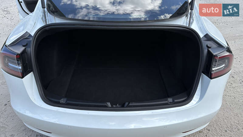 Седан Tesla Model 3 2018 в Львові фото 33 Седан Tesla Model 3 2018 в Львові