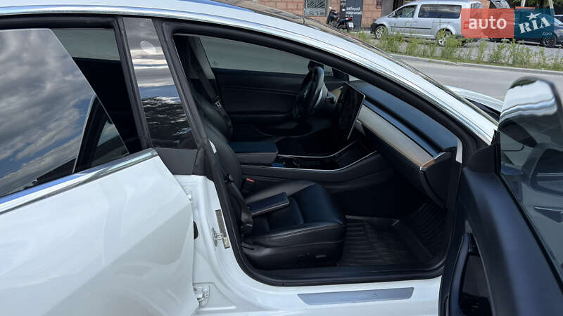 Седан Tesla Model 3 2018 в Львові фото 14 Седан Tesla Model 3 2018 в Львові