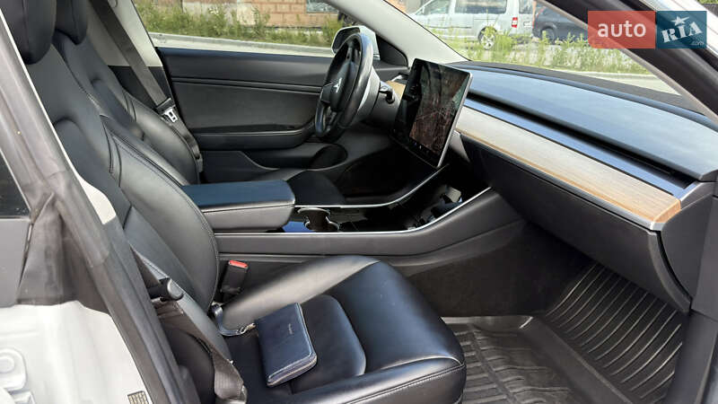 Седан Tesla Model 3 2018 в Львові фото 16 Седан Tesla Model 3 2018 в Львові