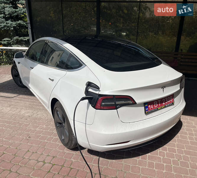 Седан Tesla Model 3 2018 в Львові фото 34 Седан Tesla Model 3 2018 в Львові
