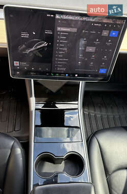 Седан Tesla Model 3 2018 в Львові фото 44 Седан Tesla Model 3 2018 в Львові
