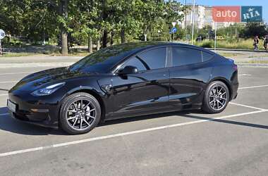Седан Tesla Model 3 2019 в 