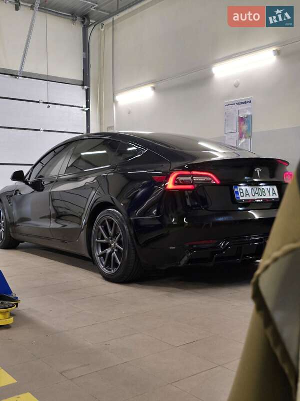 Седан Tesla Model 3 2019 в Кропивницком