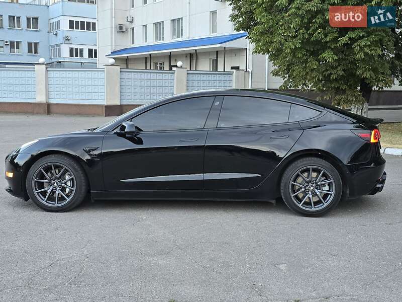 Седан Tesla Model 3 2019 в Кропивницком