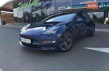Седан Tesla Model 3 2023 в 