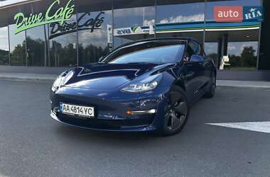 Седан Tesla Model 3 2023 в 