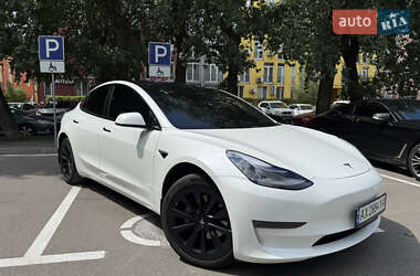 Седан Tesla Model 3 2022 в Києві