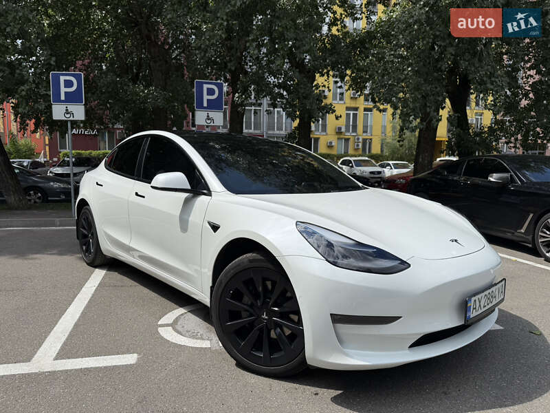 Tesla Model 3 2022