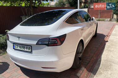 Седан Tesla Model 3 2019 в 