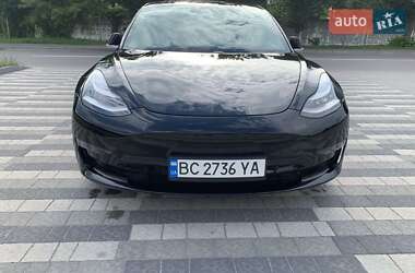 Седан Tesla Model 3 2018 в Львові
