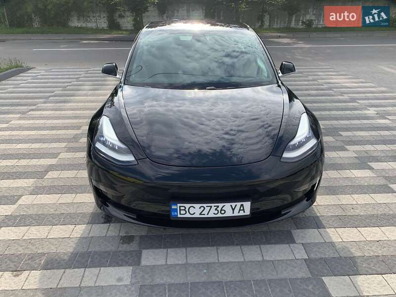 Седан Tesla Model 3 2018 в Львове