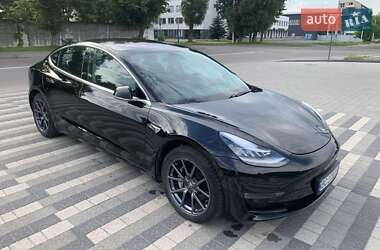 Седан Tesla Model 3 2018 в Львове