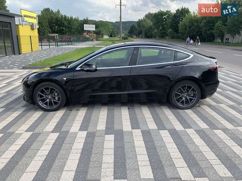 Седан Tesla Model 3 2018 в Львове фото 10 Седан Tesla Model 3 2018 в Львове