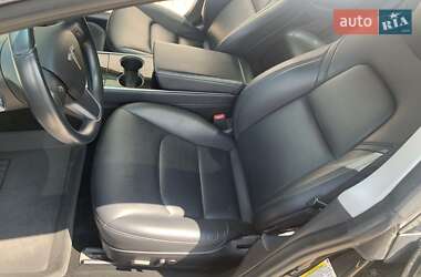 Седан Tesla Model 3 2018 в Львові