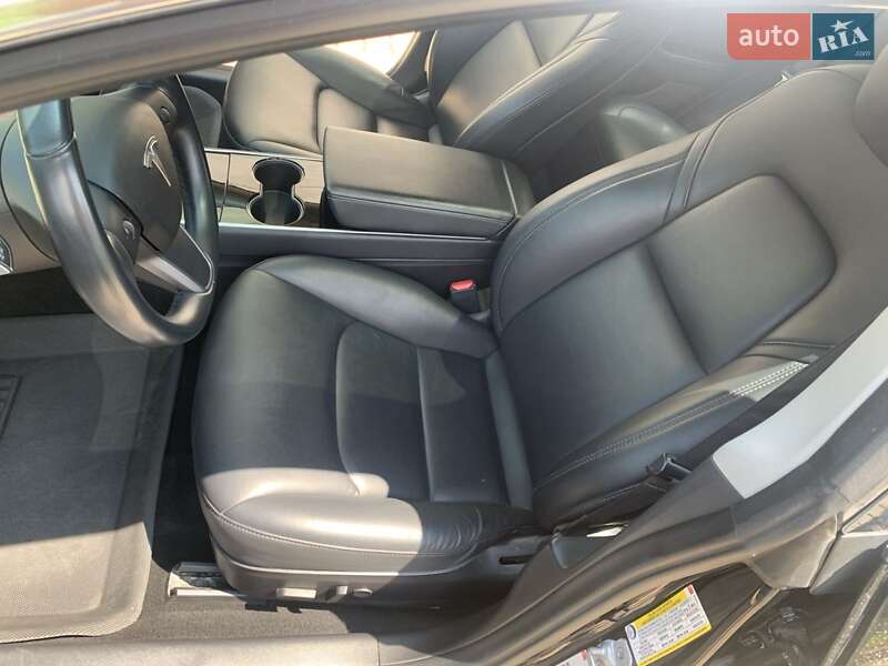 Седан Tesla Model 3 2018 в Львове фото 15 Седан Tesla Model 3 2018 в Львове