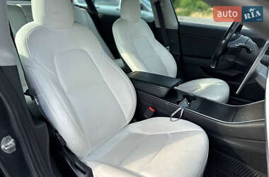 Седан Tesla Model 3 2019 в 