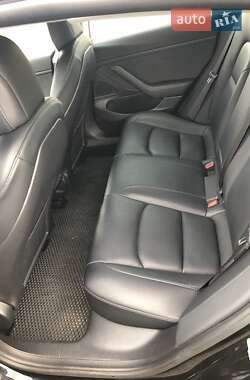 Седан Tesla Model 3 2020 в 