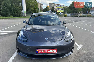 Седан Tesla Model 3 2023 в 