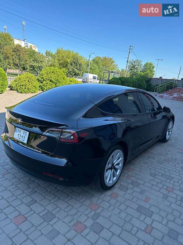 Седан Tesla Model 3 2023 в Луцке