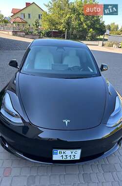 Седан Tesla Model 3 2023 в Луцке