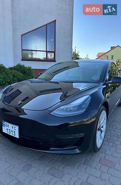 Седан Tesla Model 3 2023 в Луцке
