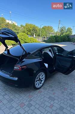 Седан Tesla Model 3 2023 в Луцке