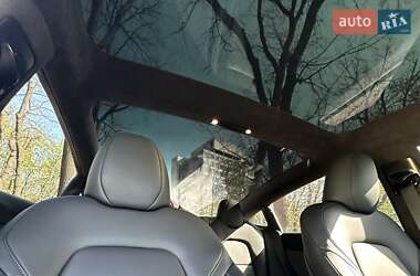 Седан Tesla Model 3 2023 в 