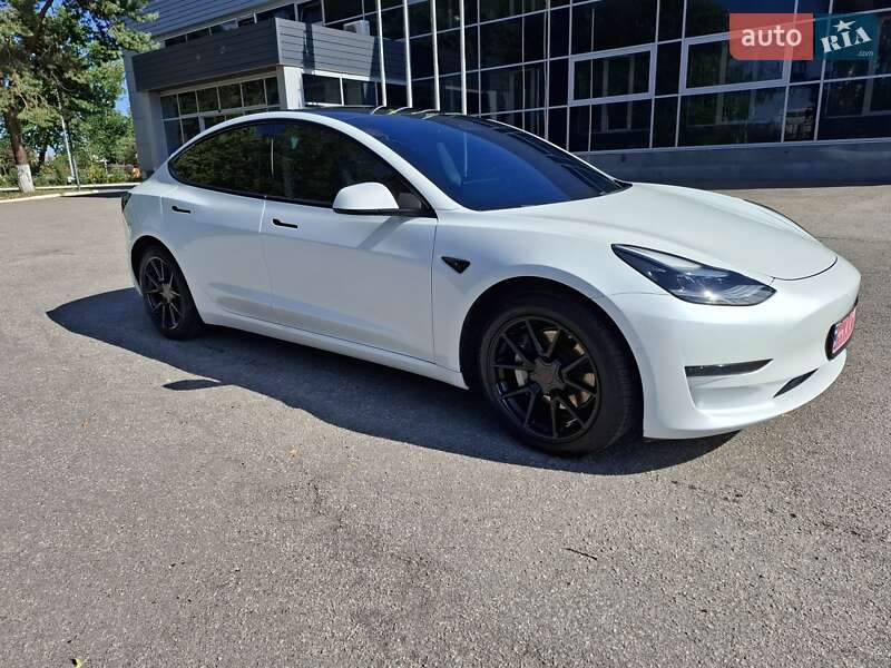 Седан Tesla Model 3 2021 в Харькове