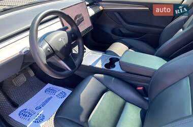 Седан Tesla Model 3 2023 в 
