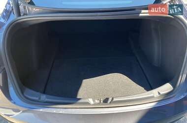 Седан Tesla Model 3 2023 в 