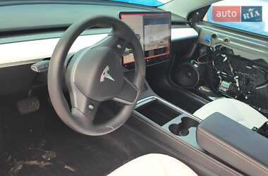 Седан Tesla Model 3 2021 в 