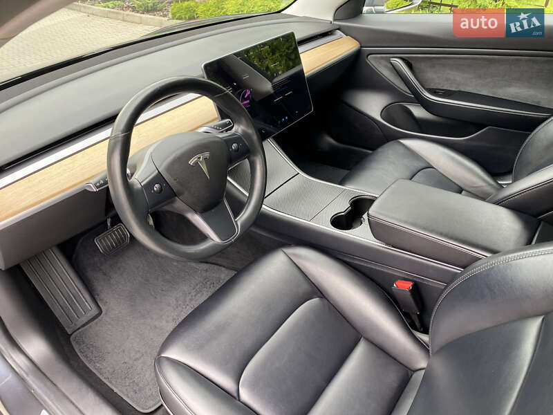 Седан Tesla Model 3 2018 в Хмельницькому
