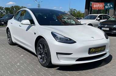Седан Tesla Model 3 2020 в Черновцах
