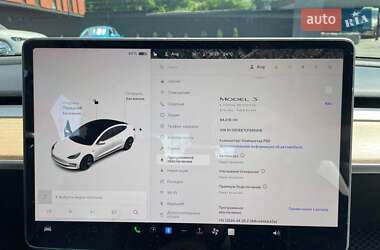 Седан Tesla Model 3 2020 в 