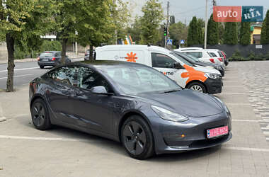Седан Tesla Model 3 2022 в 