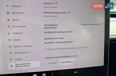 Седан Tesla Model 3 2022 в 