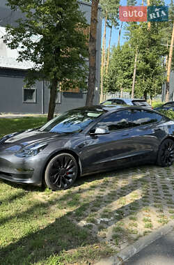 Седан Tesla Model 3 2023 в 