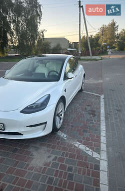 Седан Tesla Model 3 2021 в 
